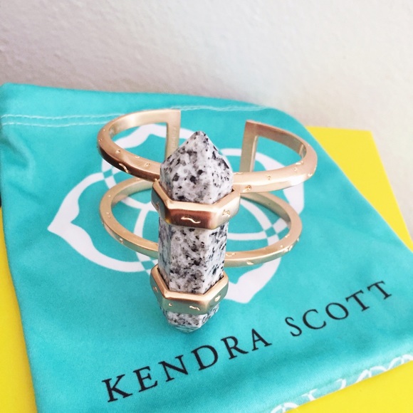 Kendra Scott Jewelry - Kendra Scott bracelet!