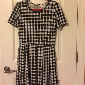 Houndstooth LulaRoe Amelia size M
