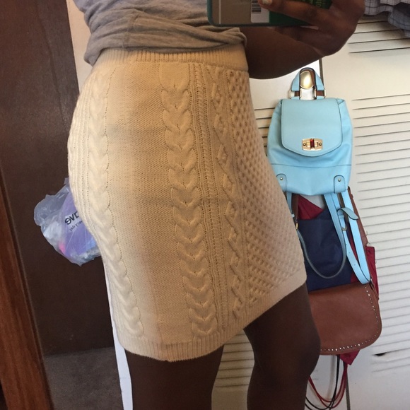 Cream print skirt