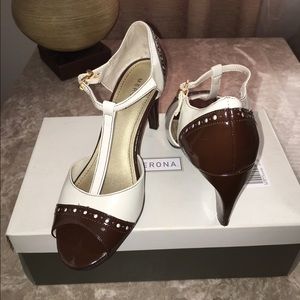 Merona Vintage Style T-Strap Open Toe Sz. 6