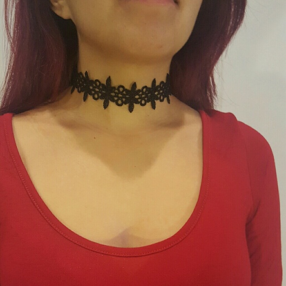 Jewelry - NEW Stylish Black Choker