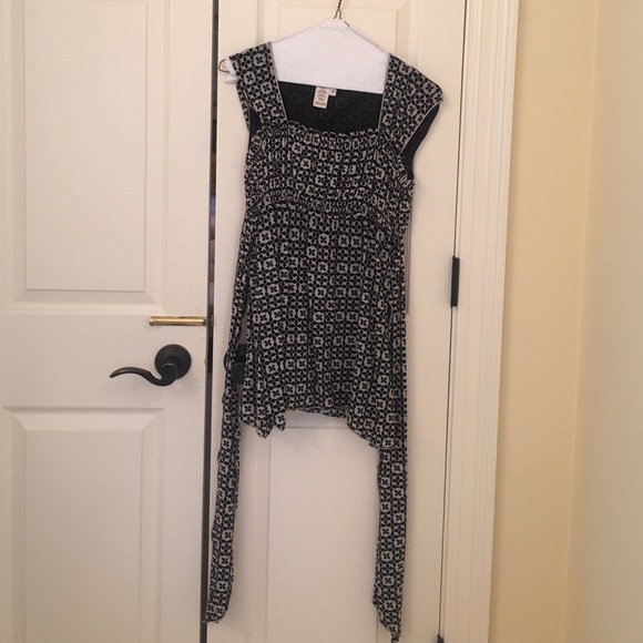 Black and beige top