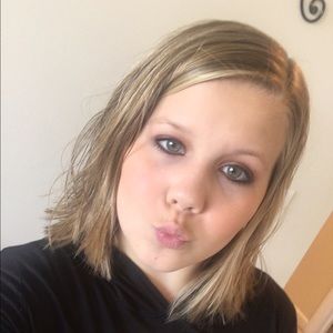 Meet your Posher, Abigail