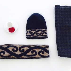 •donating 2/24•Navy/ cream hat/scarf combo