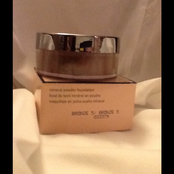 Bronze t loose powder