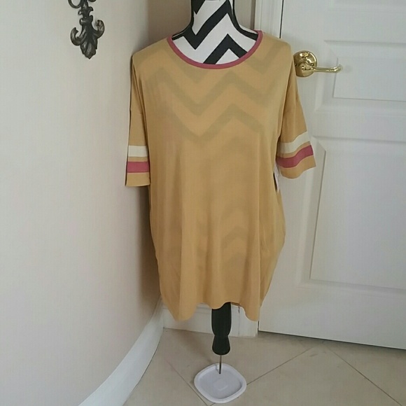 Lularoe Neutral Irma Top NWT