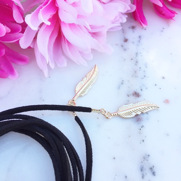 "Averie" Necklace || Black Faux-Suede Choker - Picture 3 of 5