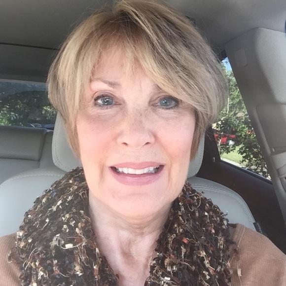 Meet your Posher, Mitzie - Picture 1 of 1