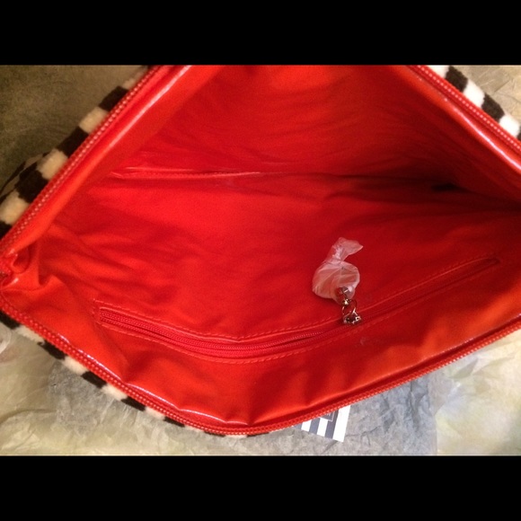 🎉Last 1🎉 Henri Bendel Large Pouch Bag Wristlet - Picture 2 of 4