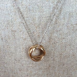 Stella & Dot Odette Signature Wheel Necklace