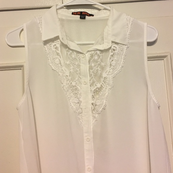 NWOT - White Chiffon Collared Sleeveless Blouse - Picture 2 of 2