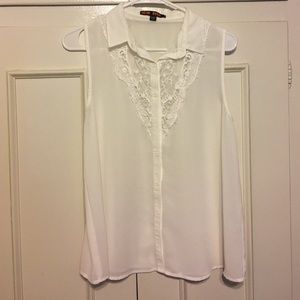NWOT - White Chiffon Collared Sleeveless Blouse