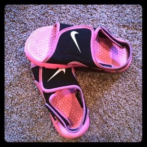 ☀️ Girl's Nike sandals 12C