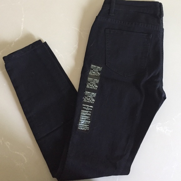 🚫 SOLD 🚫 NEW WITH TAGS Forever 21 Black Denim