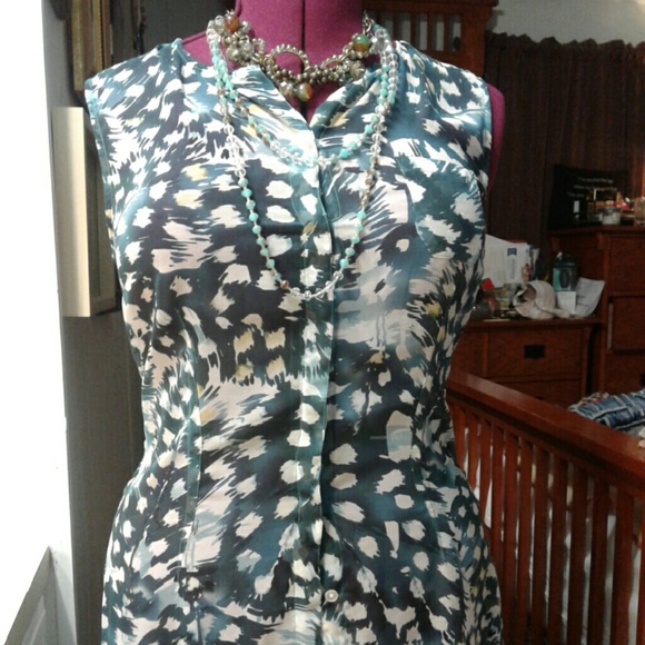 EUC CAbi Sleeveless Tunic