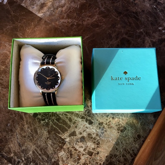 ❤️ SOLD ❤️ Kate Spade Scallop Metro Watch - Picture 3 of 4