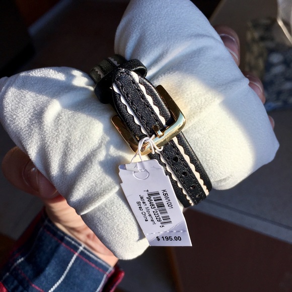 ❤️ SOLD ❤️ Kate Spade Scallop Metro Watch - Picture 4 of 4