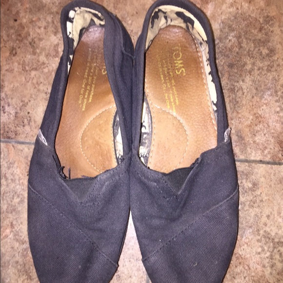 Toms size 8.5 black