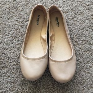 Nude flats