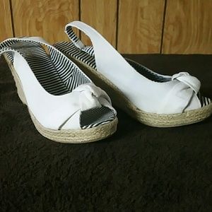 Summer wedges