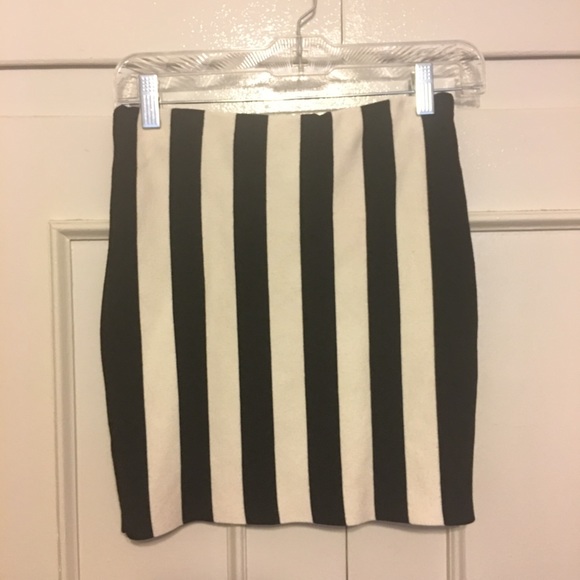 Black and White Striped Mini Skirt - Picture 1 of 2