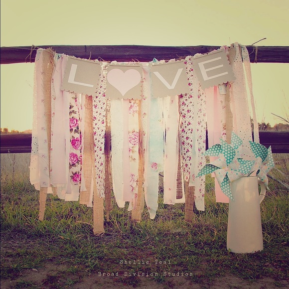 Meet your Posher, Emily - Picture 3 of 3