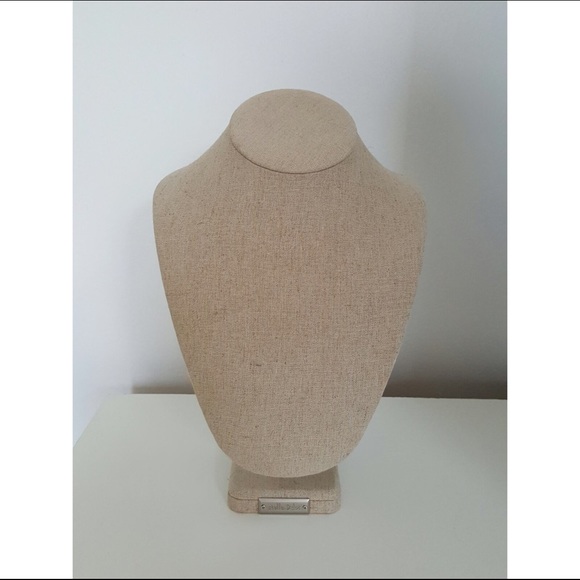 Stella & Dot Neck Form Bust