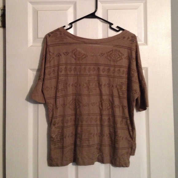 Native Pattern Top - Picture 2 of 4