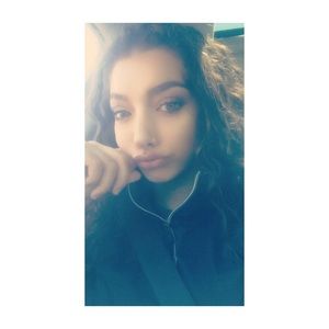 Meet your Posher, Makeila