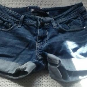 Hot denim shorts