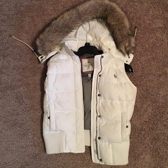 Abercrombie and fitch white down vest