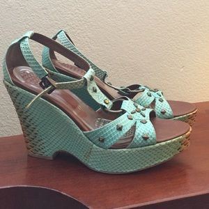 Platform sandals