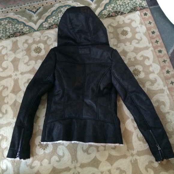 Super cozy chic black zip up jacket - Picture 3 of 3