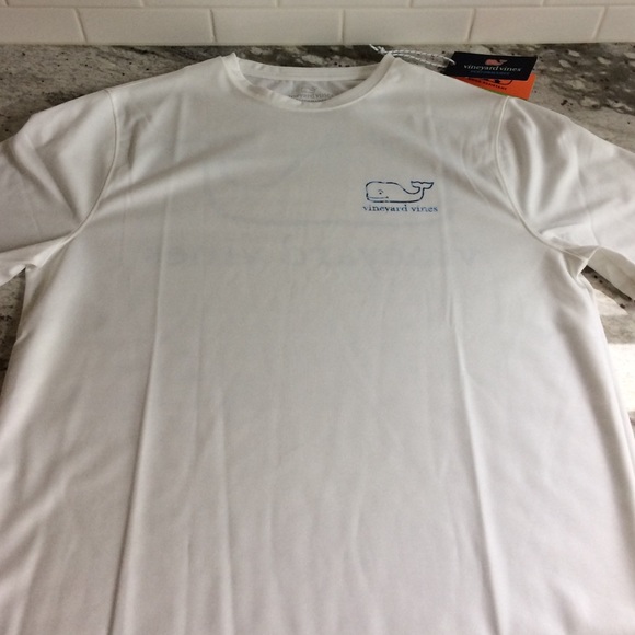 ✂️REDUCED✂️Vineyard Vine Performance shirt