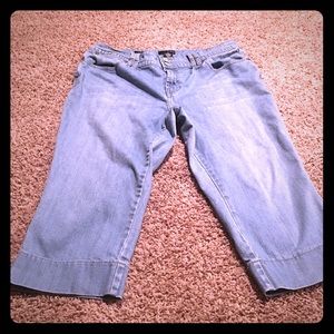 🆕Listing A.n.a plus size denim capris