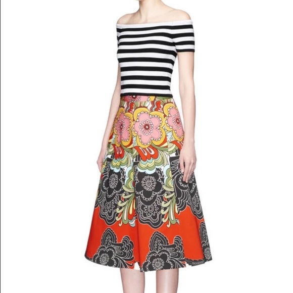 Custom dress size 4 never been worn - Picture 1 of 1