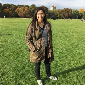 Meet your Posher, Yvette