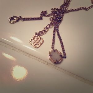 Kendra Scott Mabel gold pendant necklace