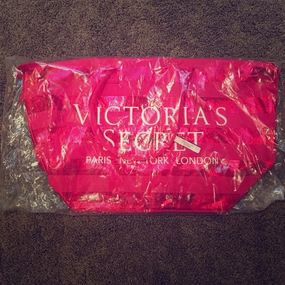 NWT VS Weekender Tote