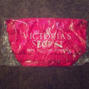 NWT VS Weekender Tote