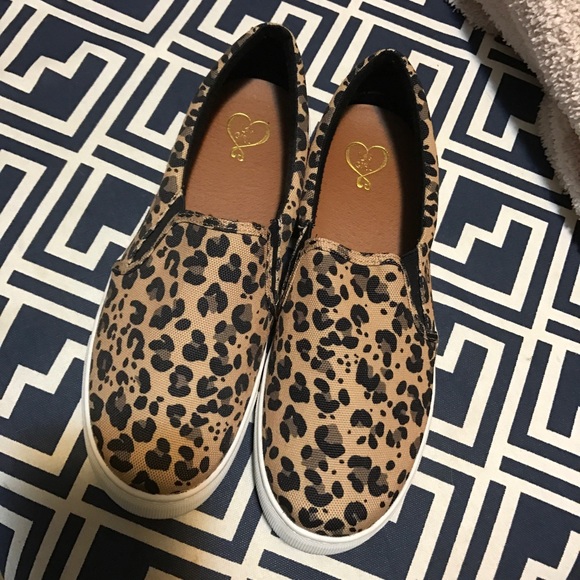 Leopard Print Slip-on Shoes