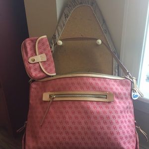 ***FINAL MARKDOWN *****Dooney and Bourke handbag