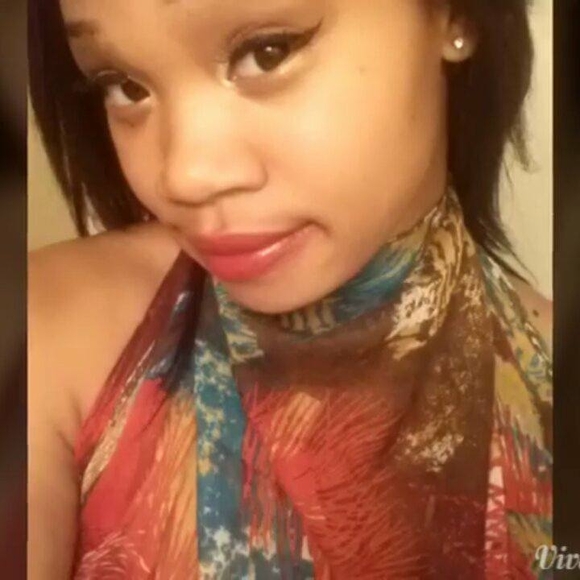 Meet your Posher, Chy'nah - Picture 1 of 1