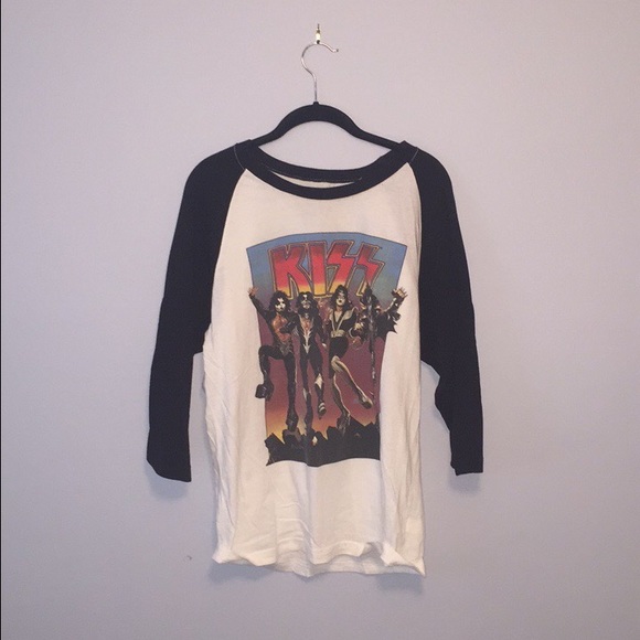Kiss band tee