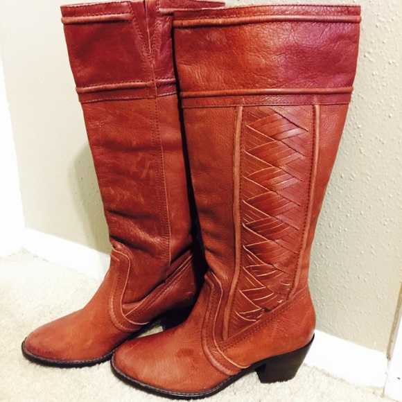 Fossil Boots