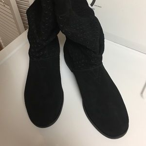 Toms Suede Boots.