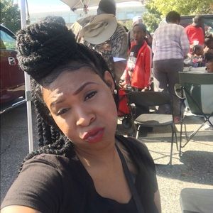 Meet your Posher, Vanessa