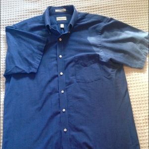 Men's Van Heusen short sleeve blue oxford shirt