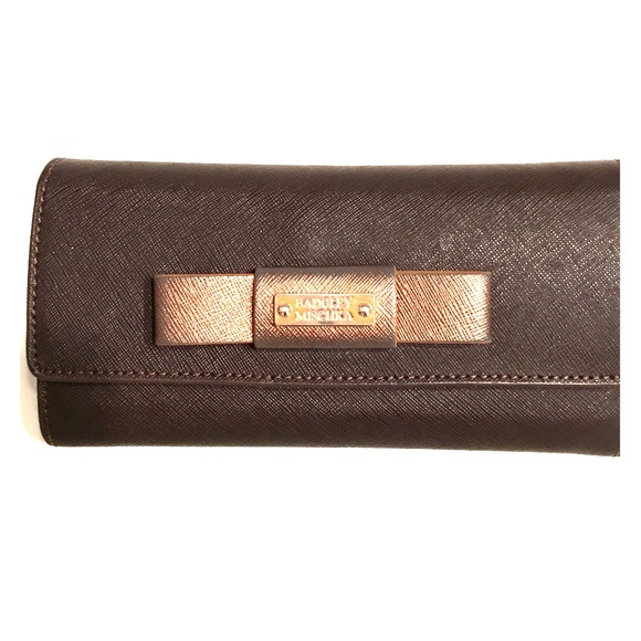Badgley Mischka wallet