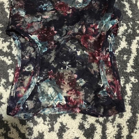 Lace racerback top - Picture 3 of 3